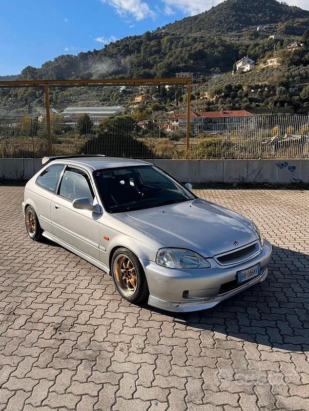 Usata 1999 Honda Civic LS 114 CV Due volumi – 23030 Valdisotto