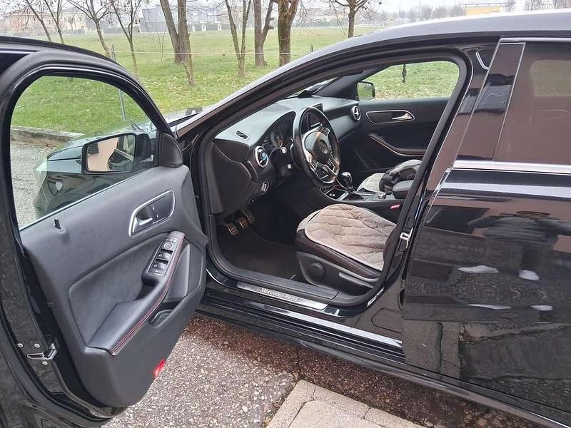 Usata Mercedes A180 Premium 109 CV (80 kW) 2012 Nero Berlina