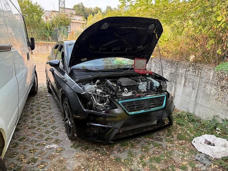 Nero Usata 2019 Seat Ibiza FR Due volumi | 6000 € - Immagine 1/4