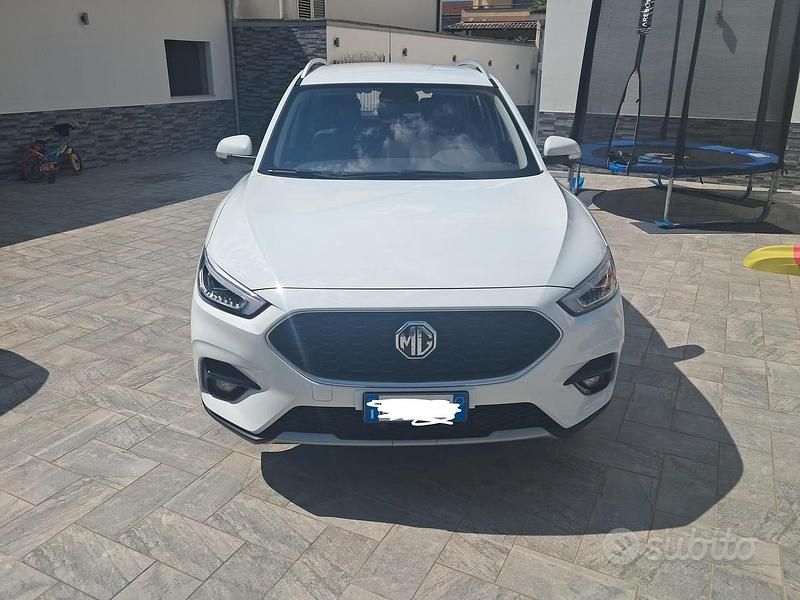 Usata MG ZS Luxury 111 CV (81 kW) 2023 Bianco SUV