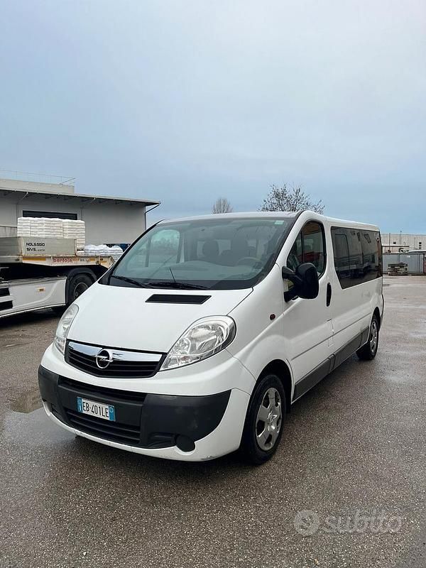 Usata Opel Vivaro 2012 Bianco Monovolume