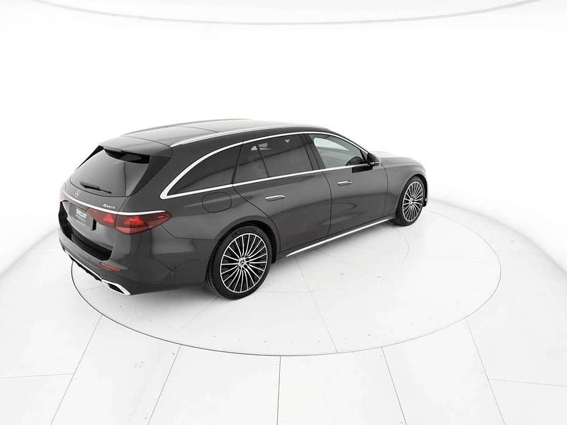 Usata Mercedes E300 AMG Line Premium Plus 313 CV (230 kW) 2024 Graphite grey metallic Station wagon