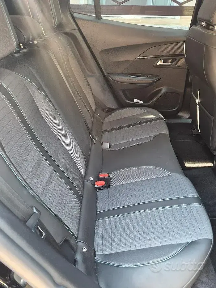 Usata Peugeot 2008 101 CV (74 kW) 2021 Nero SUV