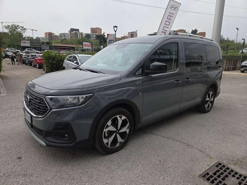 Usata Ford Tourneo Titanium 122 CV (89 kW) 2024 Grigio