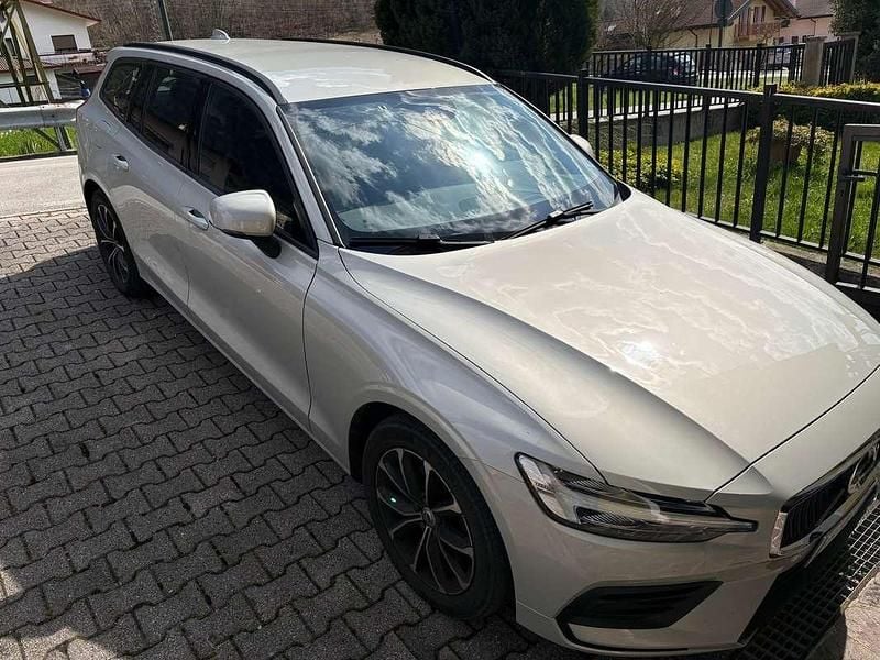 Usata Volvo V60 Business Edition 150 CV (110 kW) 2019 Argento Station wagon
