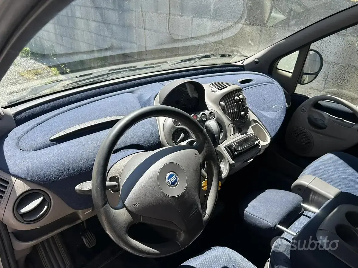 Usata Fiat Multipla Dynamic 116 CV (85 kW) 2004 Grigio Monovolume