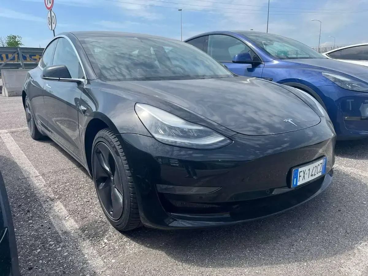 Usata Tesla Model 3 Standard Range 100 kW (136 CV) 2019 Nero Berlina