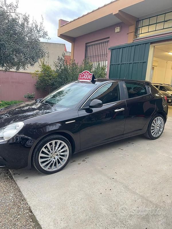 Usata Alfa Romeo Giulietta Distinctive 170 CV (125 kW) 2012 Nero Berlina