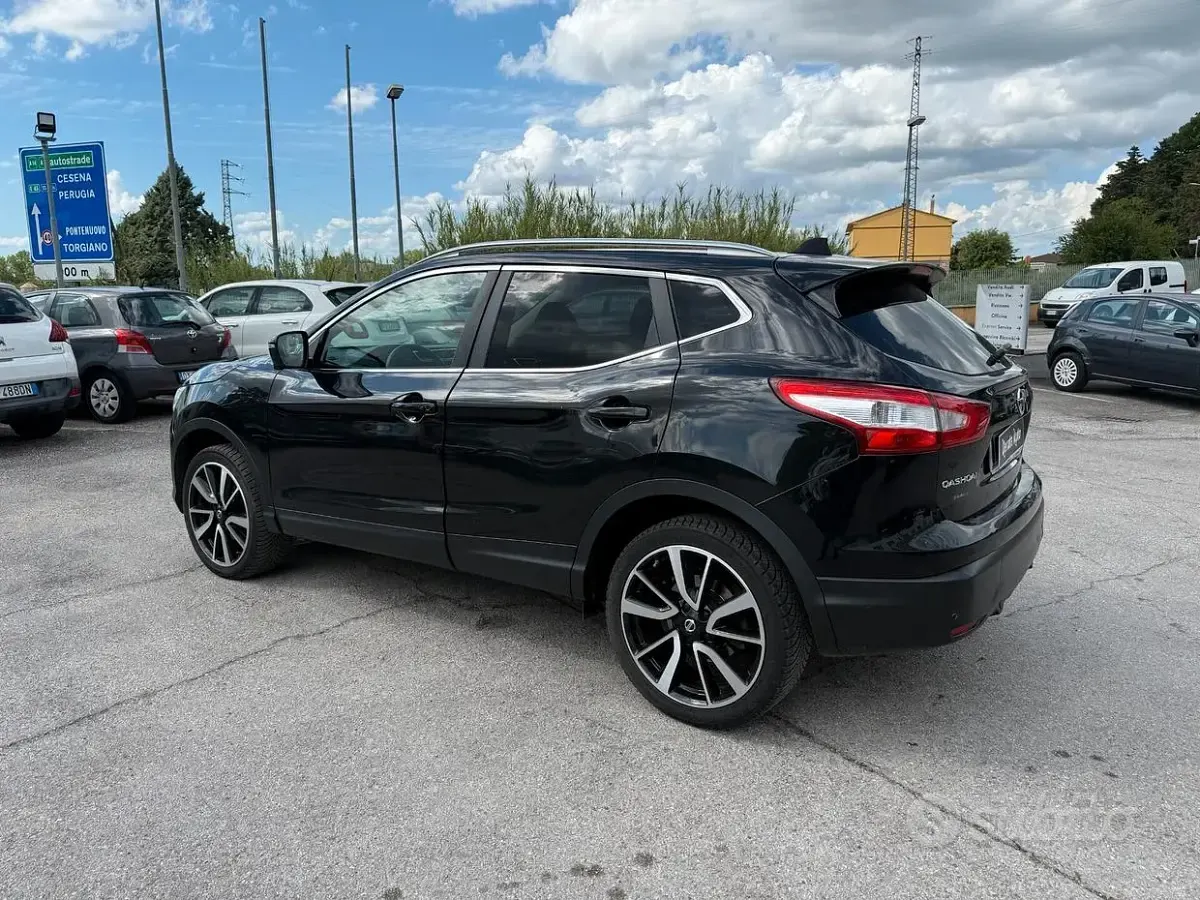Usata Nissan Qashqai Acenta 110 CV (80 kW) 2016 Nero SUV