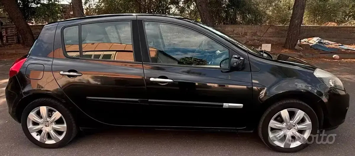 Usata Renault Clio II Luxe 85 CV (62 kW) 2009 Nero Berlina