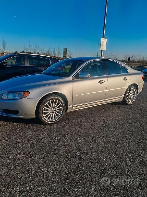 Usata Volvo S80 185 CV (136 kW) 2007 Grigio Berlina