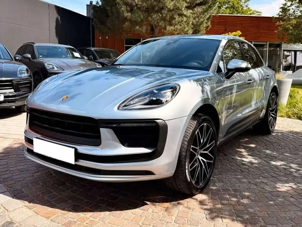 Usata Porsche Macan 265 CV (194 kW) 2024 Argento dolomiti metallizzato SUV