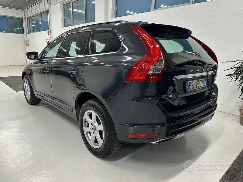 Usata Volvo XC60 Momentum 181 CV (133 kW) 2014 Gray SUV