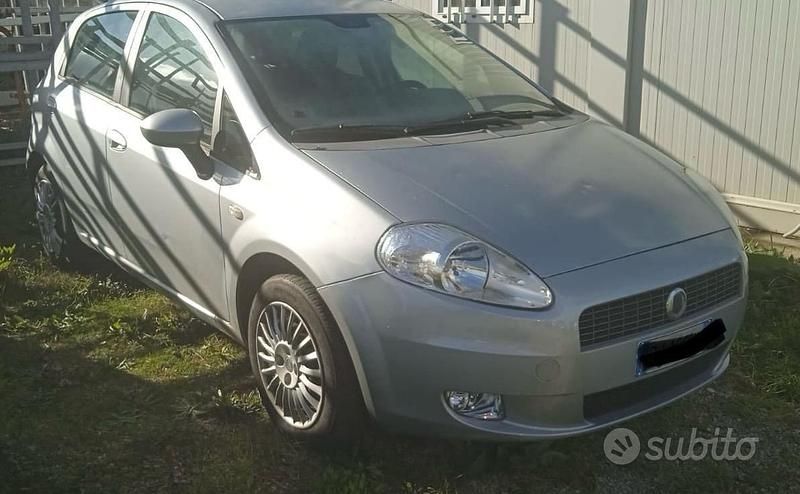 Usata Fiat Grande Punto 65 CV (47 kW) 2007 Grigio Utilitaria