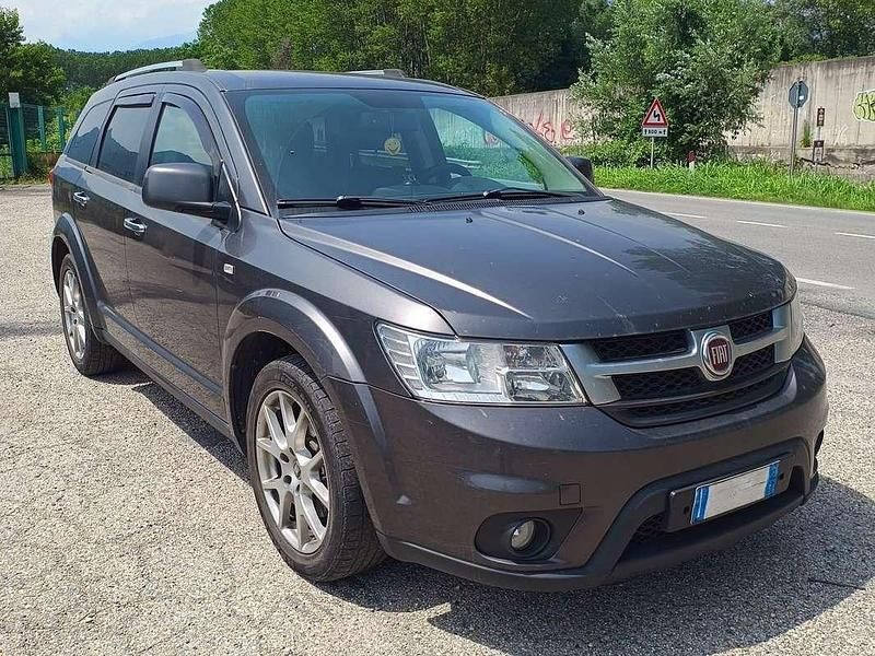 Grigio Usata 2014 Fiat Freemont Lounge SUV | 10.800 € (Cara) - Immagine 1/4
