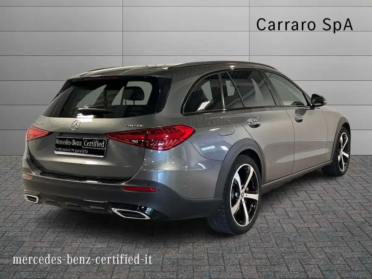 Usata Mercedes C220 197 CV (144 kW) 2023 Grigio selenite Station wagon
