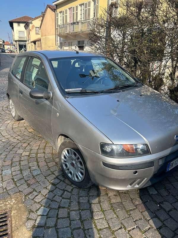 Usata Fiat Punto 60 CV (44 kW) 2000 Grigio Utilitaria