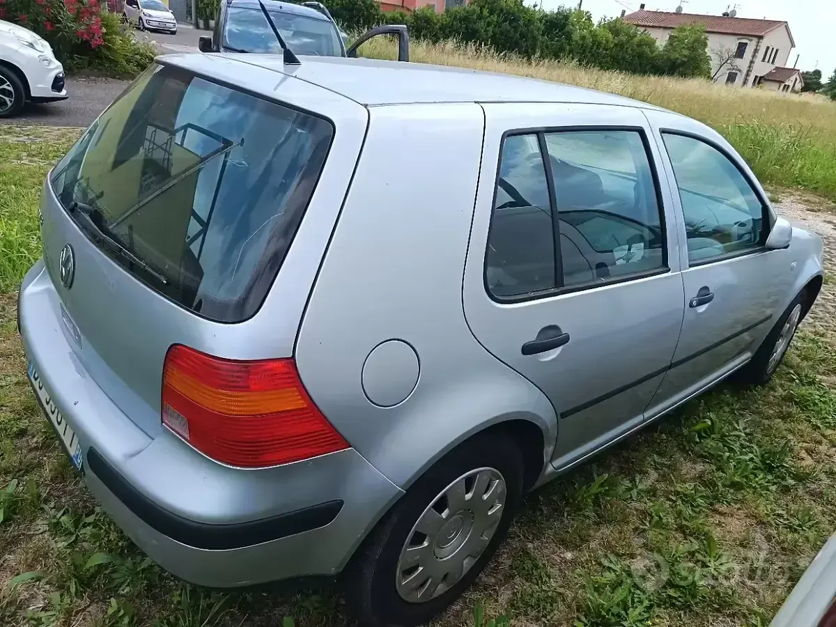 Usata VW Golf IV 75 CV (55 kW) 2002 Grigio Berlina
