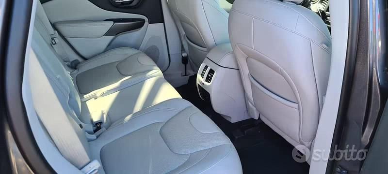 Usata Jeep Cherokee 195 CV (143 kW) 2018 Grigio SUV