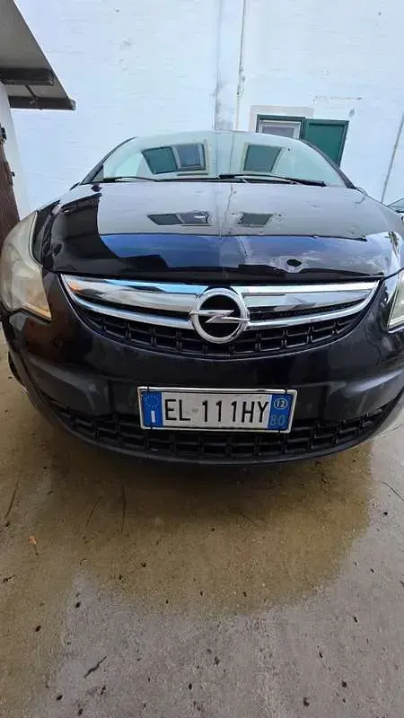 Usata Opel Corsa Edition 75 CV (55 kW) 2012 Nero Utilitaria