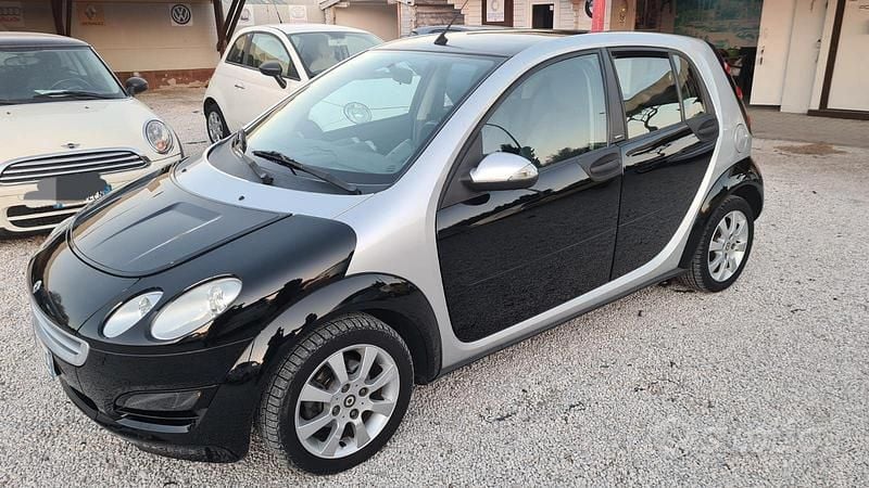 Begagnad Smart ForFour Passion 75 HK (55 kW) 2006 Svart Halvkombi