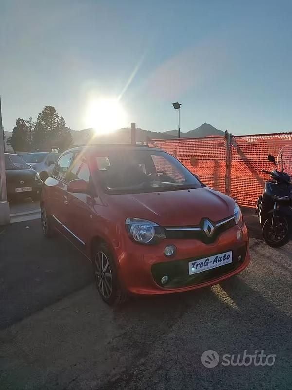 Usata Renault Twingo Life 69 CV (50 kW) 2016 Rosso Utilitaria