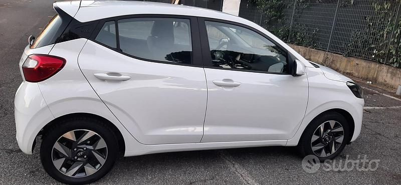 Usata Hyundai i10 63 CV (46 kW) 2025 Bianco Utilitaria