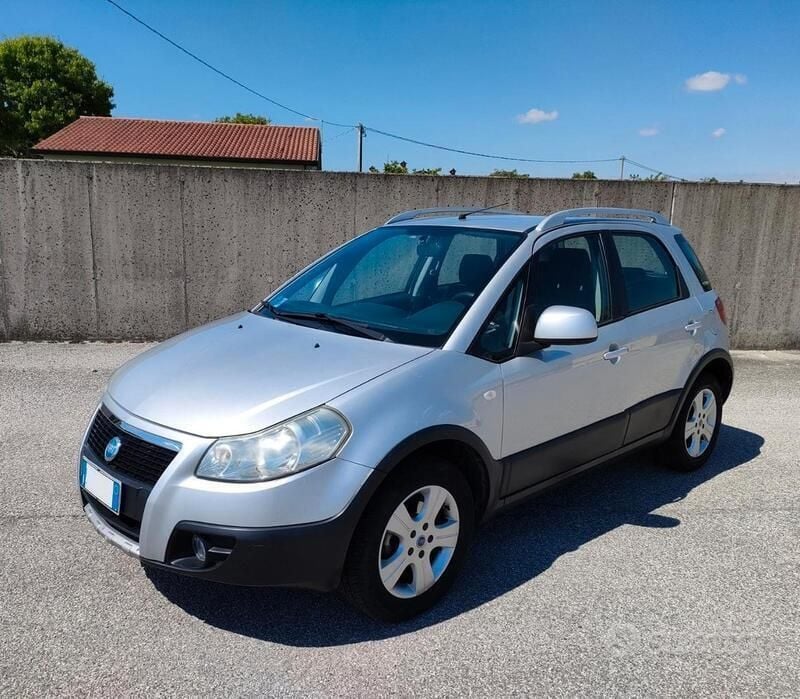 Occasion Fiat Sedici Dynamic 107 ch (78 kW) 2007 Argent SUV