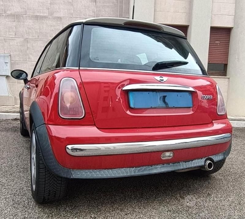Begagnad Mini Cooper 116 HK (85 kW) 2002 Röd Halvkombi