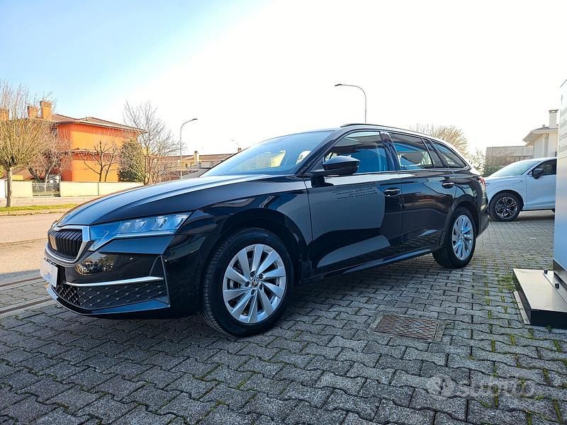Usata Skoda Octavia Selection 150 CV (110 kW) 2024 Nero Station wagon