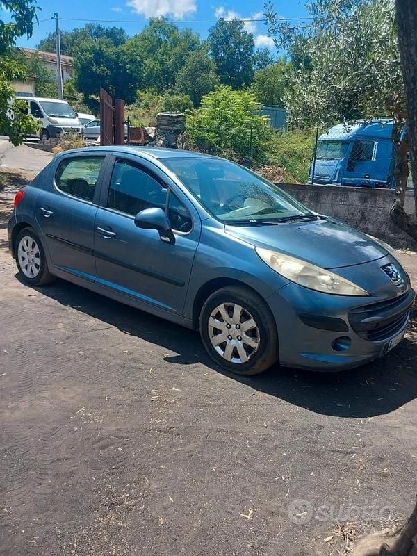 Usata Peugeot 207 70 CV (51 kW) 2007 Utilitaria