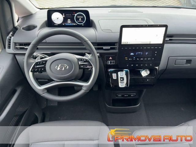 Usata Hyundai Staria Trend 177 CV (130 kW) 2024 Grigio scuro Monovolume