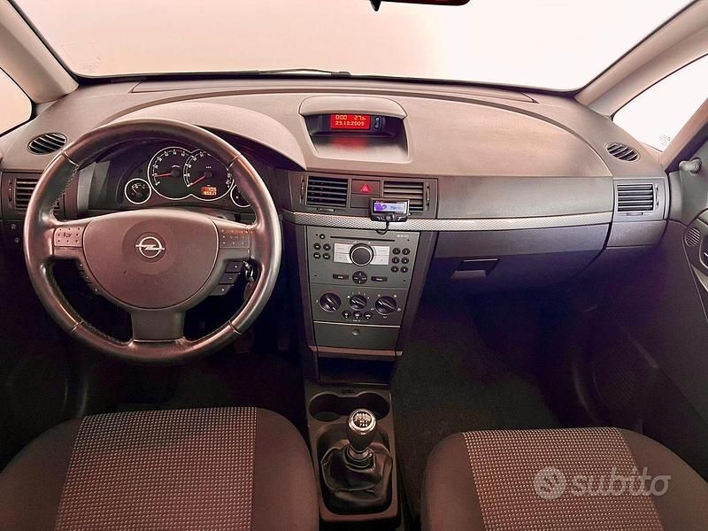 Usata Opel Meriva Cosmo 101 CV (74 kW) 2010 Grigio Monovolume