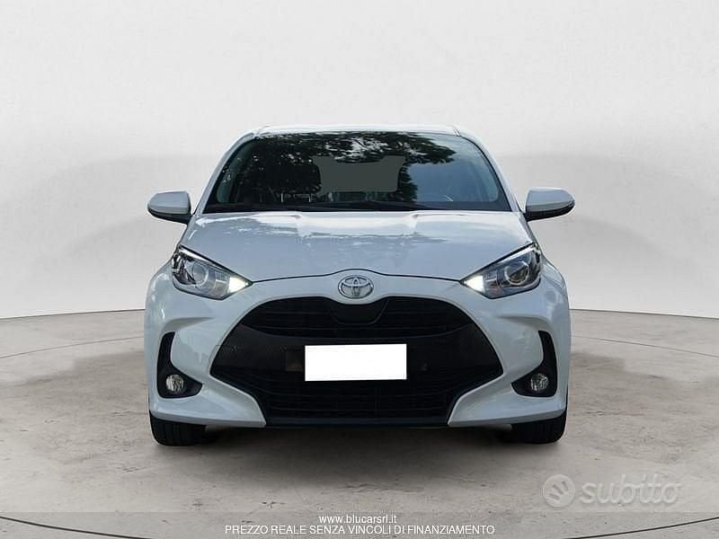 Usata Toyota Yaris Business Edition 72 CV (52 kW) 2022 Bianco Utilitaria