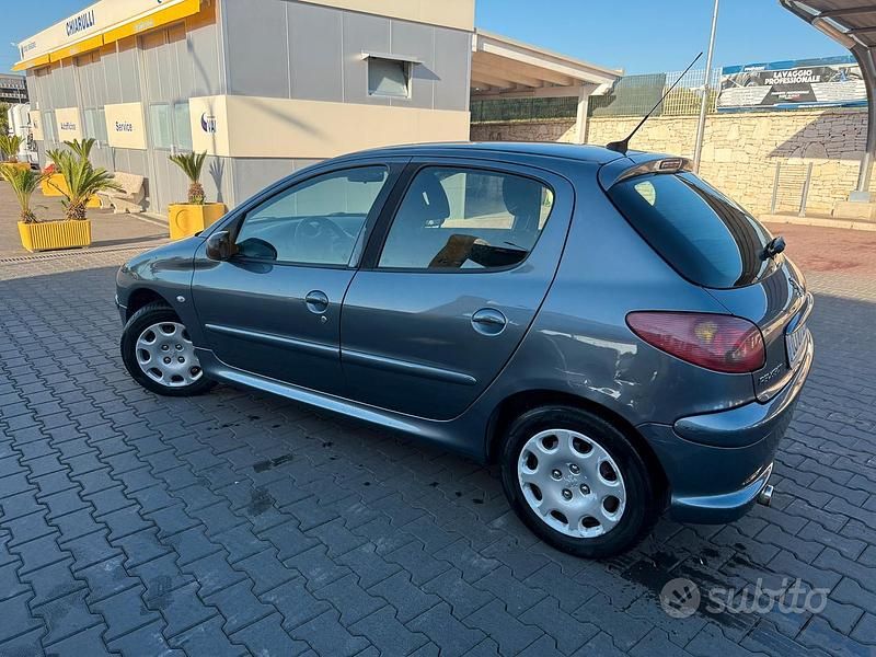Usata Peugeot 206 75 CV (55 kW) 2007 Grigio Utilitaria