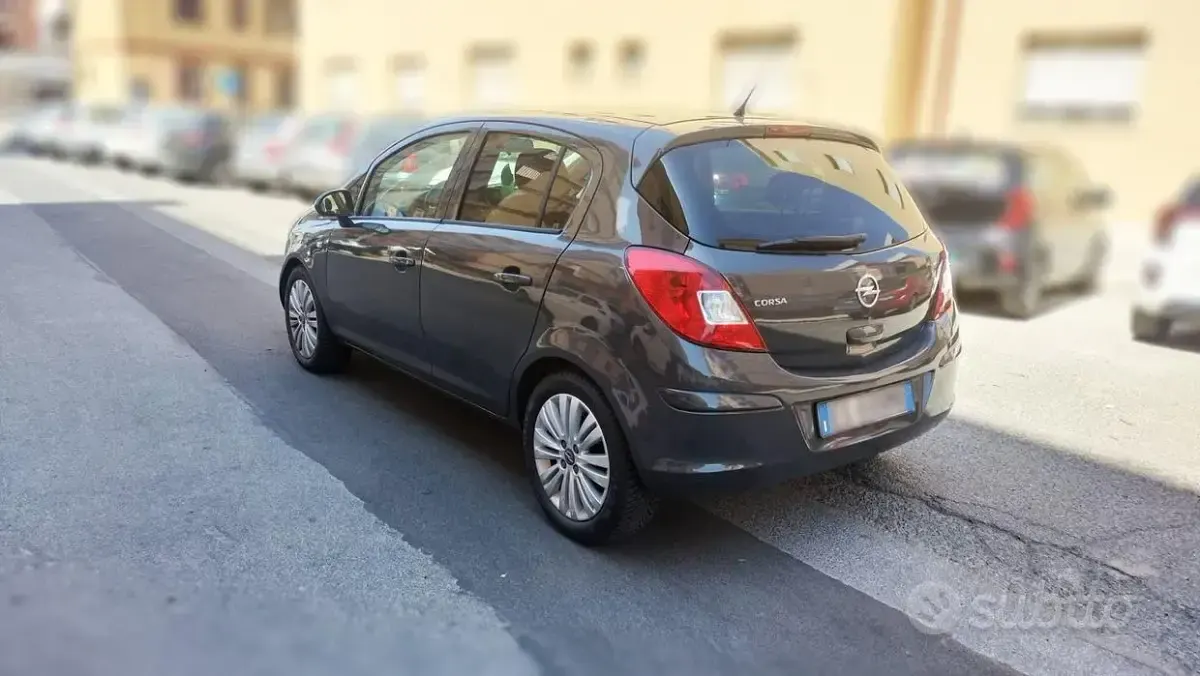 Usata Opel Corsa 86 CV (63 kW) 2014 Grigio Utilitaria