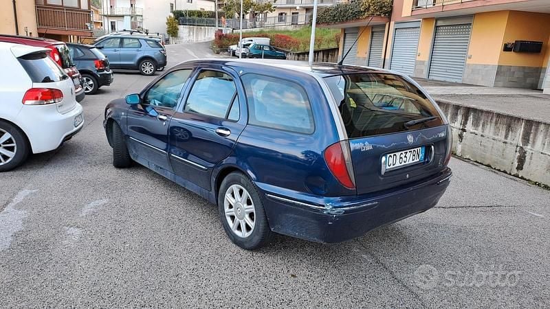 Usata Lancia Lybra 115 CV (84 kW) 2002 Blu Station wagon