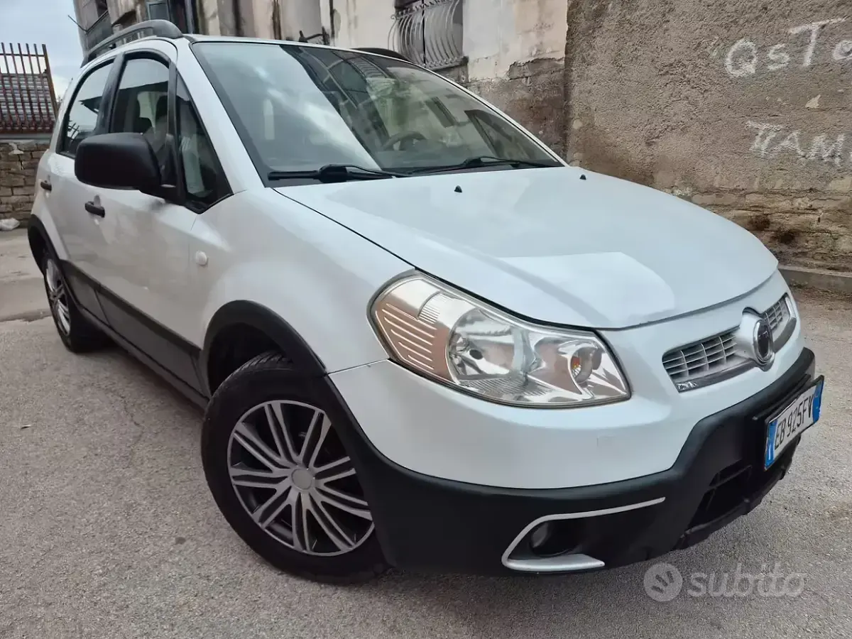Usata Fiat Sedici 120 CV (88 kW) 2010 Bianco SUV