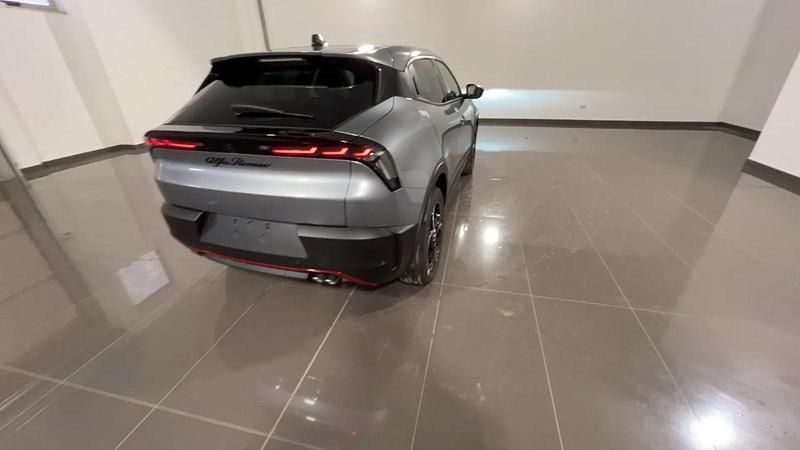 Nuova Alfa Romeo Junior Edizione Speciale 136 CV (100 kW) 2025 Grigio metallizzato SUV