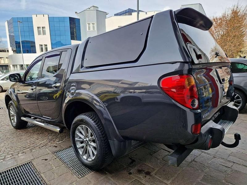 Usata Mitsubishi L200 Intense 178 CV (130 kW) 2011 Cosmos grau metallic Pick-up
