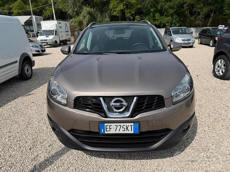 Grigio Usata 2010 Nissan Qashqai +2 N-TEC SUV | 5300 € (Molto cara) - Immagine 1/4