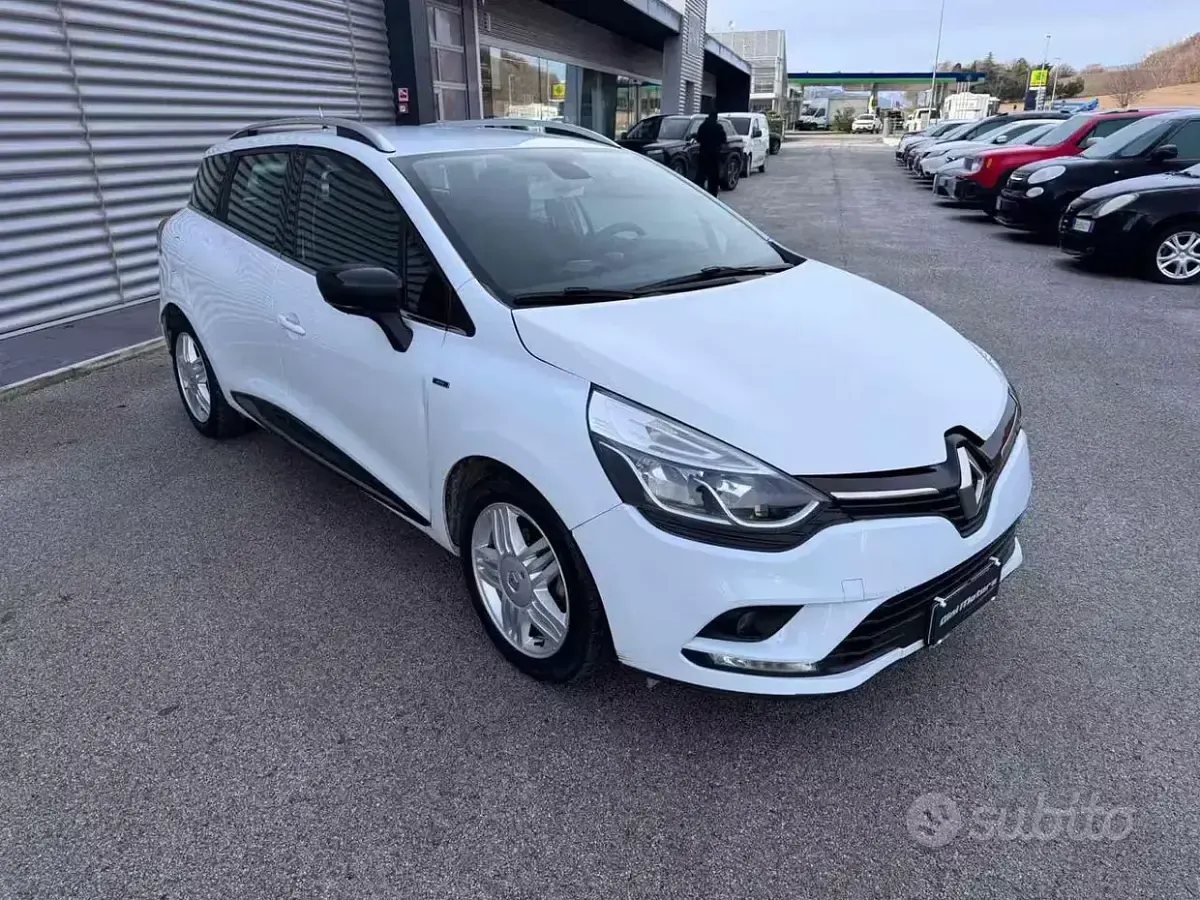 Usata Renault Clio 90 CV (66 kW) 2018 Bianco Station wagon