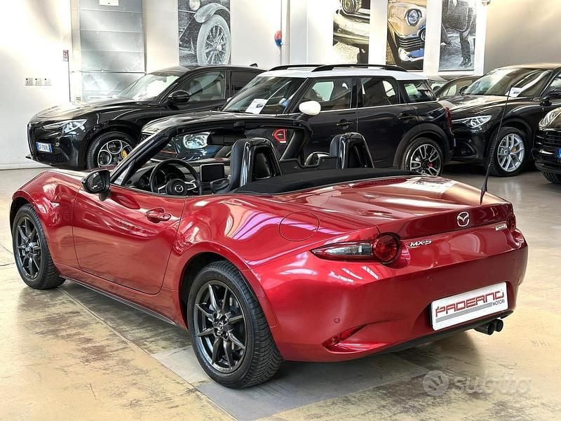 Usata Mazda MX5 Exceed 131 CV (96 kW) 2017 Rosso Cabrio