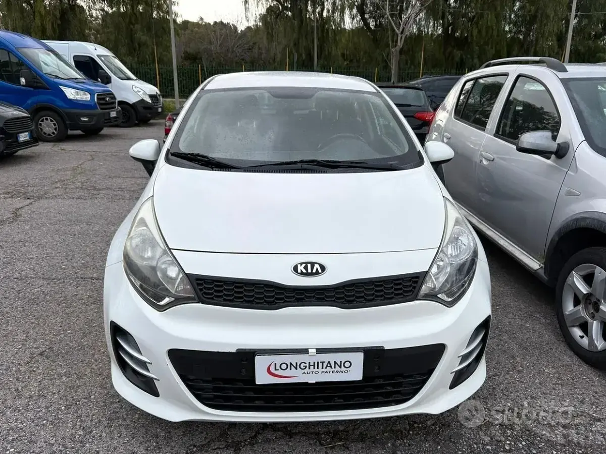 Usata Kia Rio 83 CV (61 kW) 2017 Bianco Berlina