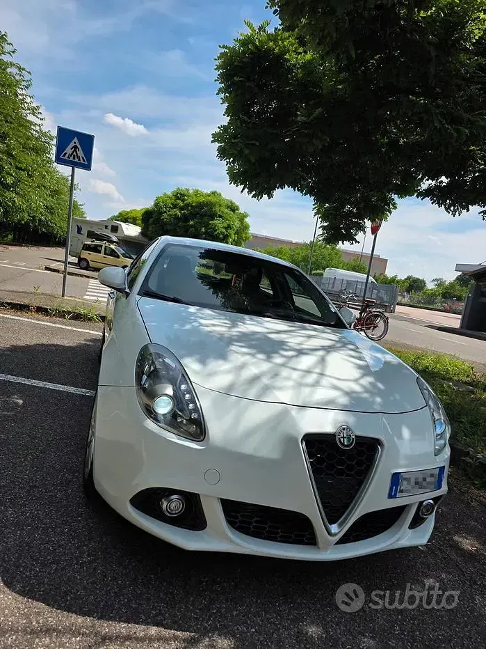 Usata Alfa Romeo Giulietta 105 CV (77 kW) 2015 Bianco Utilitaria