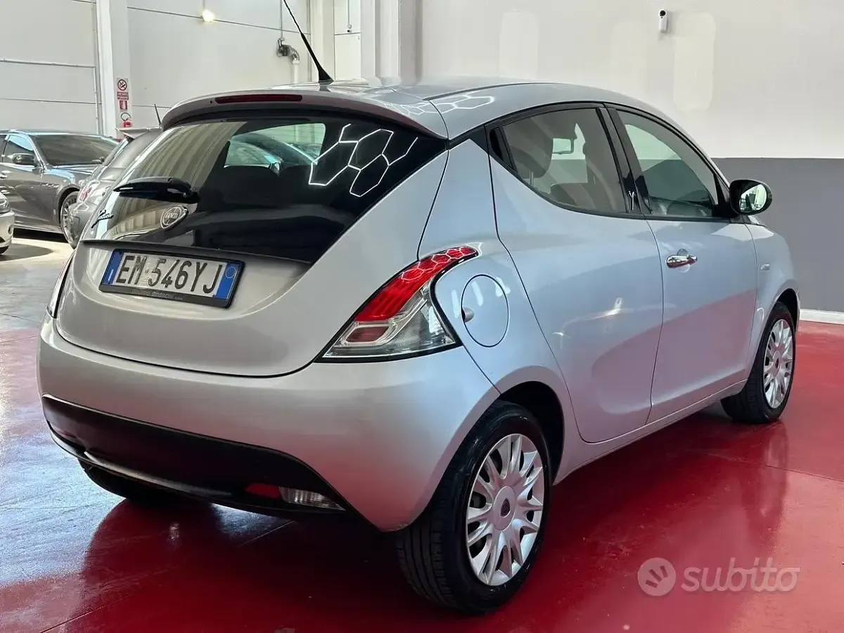 Usata Lancia Ypsilon S 69 CV (50 kW) 2012 Grigio Utilitaria