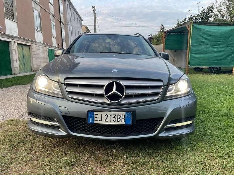 Grigio Usata 2011 Mercedes C220 Avantgarde Station wagon | 9300 € (Buon prezzo) - Immagine 1/4