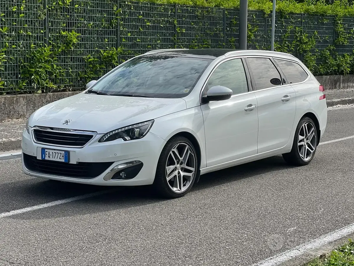 Usata Peugeot 308 GT-line 120 CV (88 kW) 2015 Bianco Station wagon