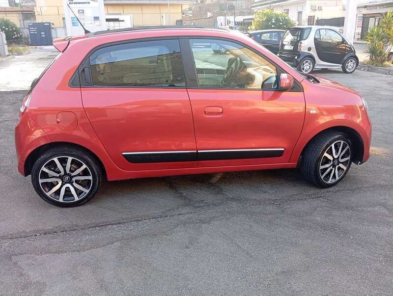 Usata Renault Twingo Intens 69 CV (50 kW) 2017 Rosso Utilitaria