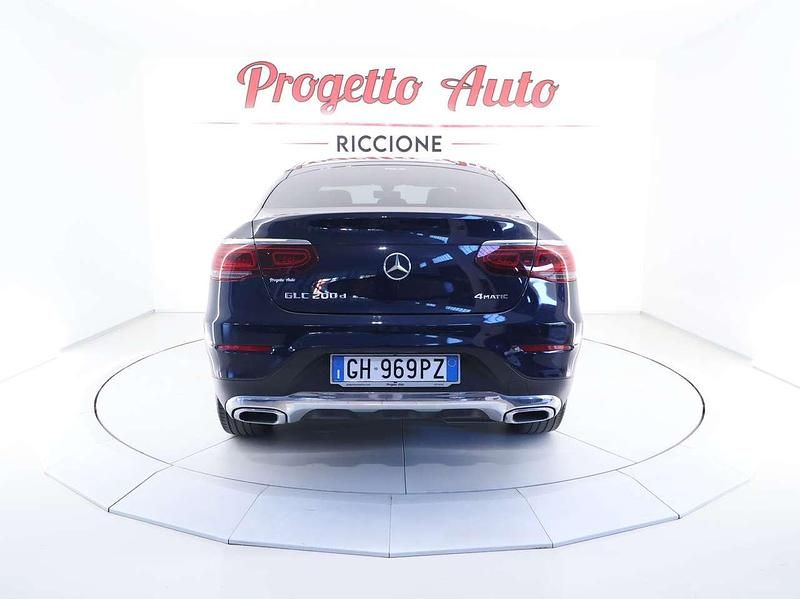 Usata Mercedes GLC200 Business 163 CV (119 kW) 2022 Cavansitblau SUV